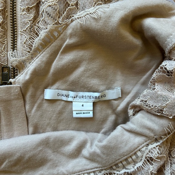 Elegant Diane Von Furstenburg nude lace dress - Picture 4 of 11